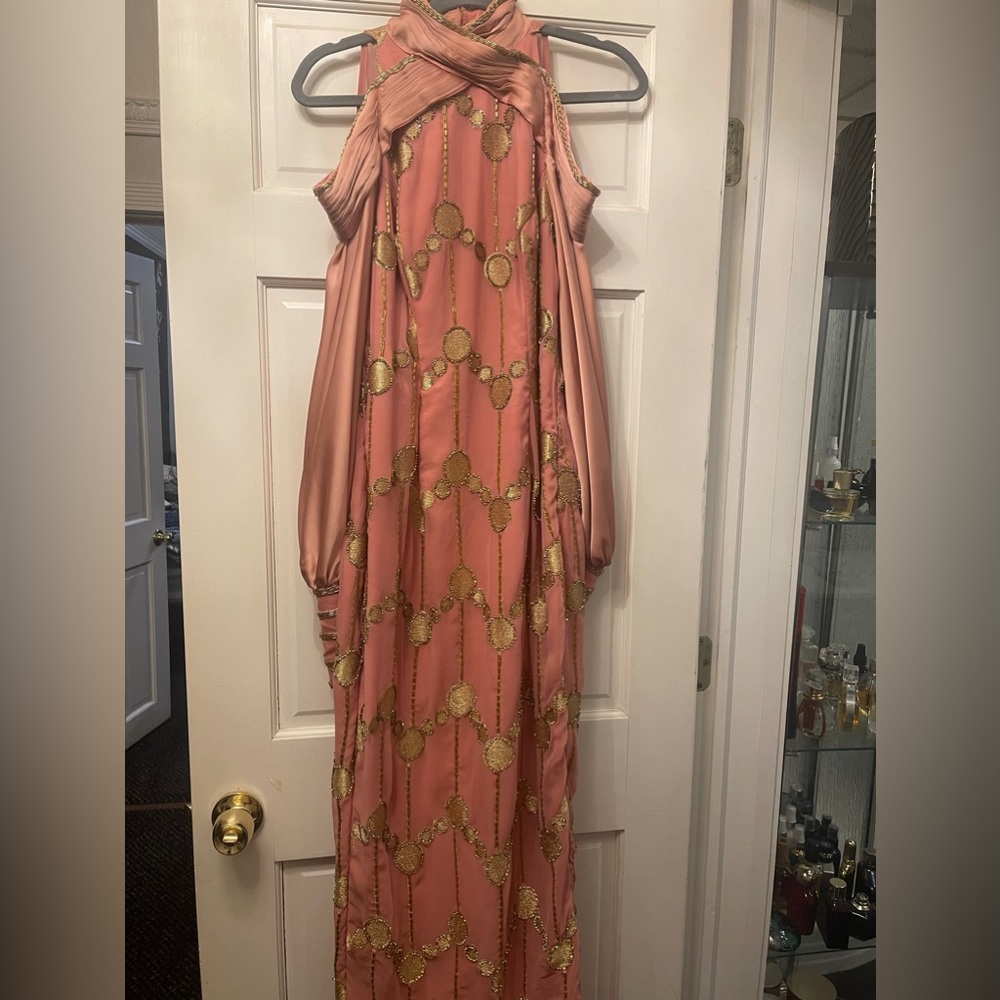 Dresses - Picture 1 of 5
